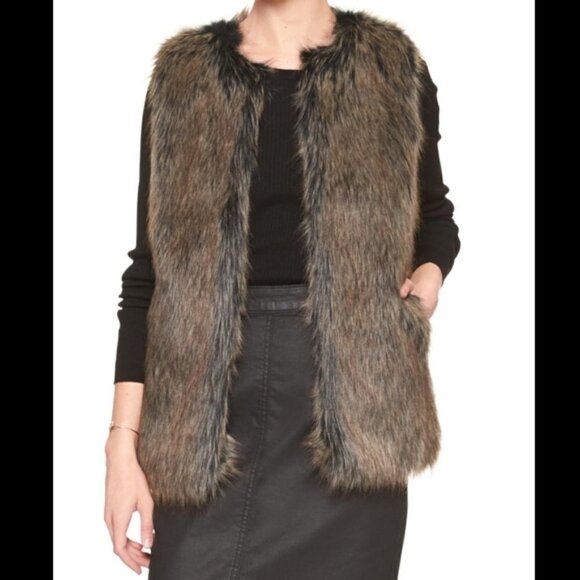 Banana Republic Faux Fur Zip Vest - NEW - Picture 1 of 12